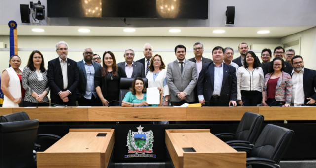 Assembleia debate PEC que acaba com a obrigatoriedade de adesão a conselhos profissionais de classe