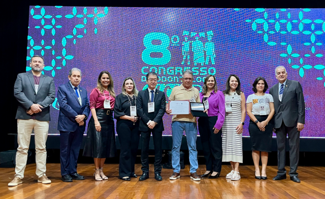 Presidente do CRO-PB é homenageado pelo CFO no primeiro dia do Congresso